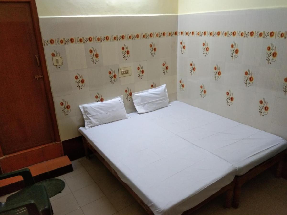 Hotel Sriram Lodge Tirupati Exterior foto