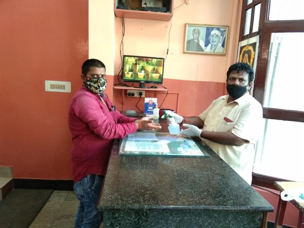 Hotel Sriram Lodge Tirupati Exterior foto