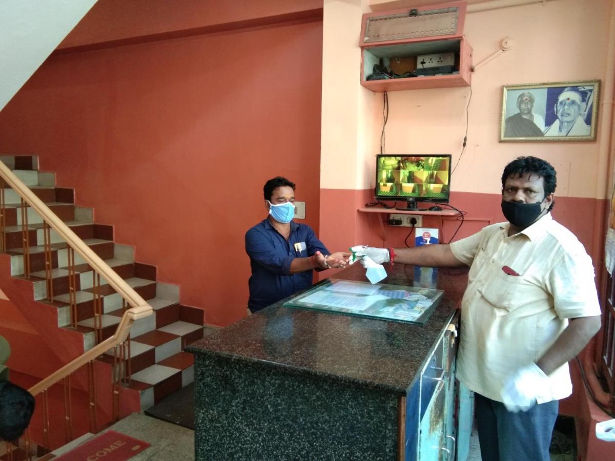 Hotel Sriram Lodge Tirupati Exterior foto