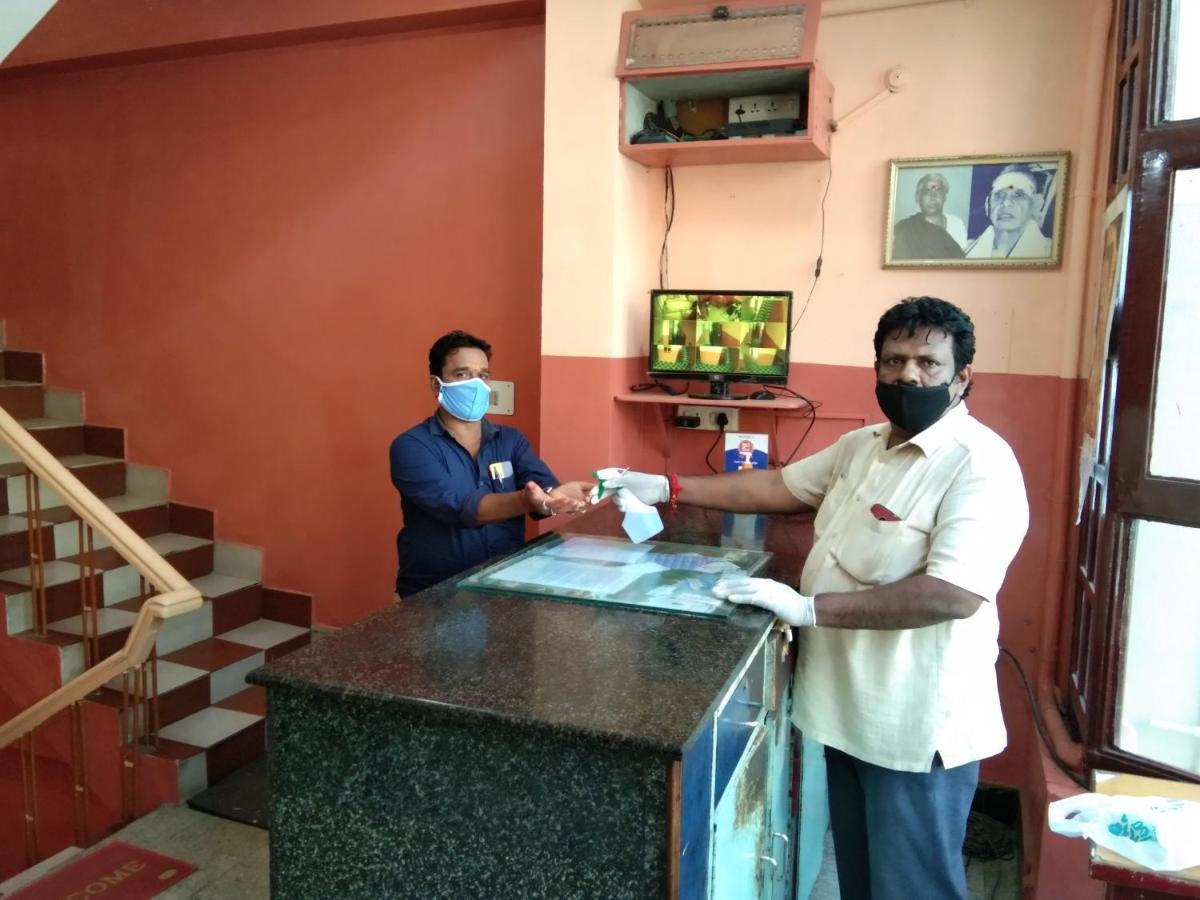 Hotel Sriram Lodge Tirupati Exterior foto